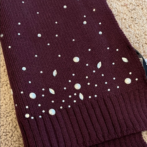 Karl Lagerfeld Burgundy Scarf with White Speckles - Picture 4 of 5